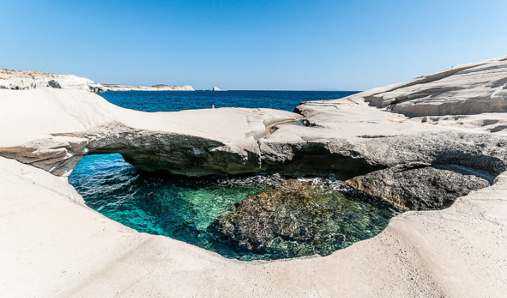  Sarakiniko plaža 